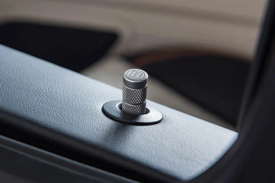 Dørlåspigger i aluminium